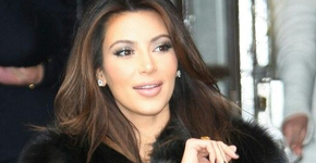 Kim Kardashian é alvo de protestos por usar pele animal