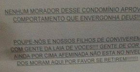 Casal recebe carta homofóbica e racista dentro de condomínio