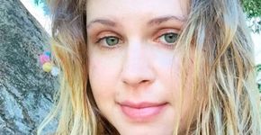 Carol Figueiredo exibe corpo sem retoque e dá lição de aceitação