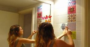Decore o banheiro com ladrilhos improvisados e criativos