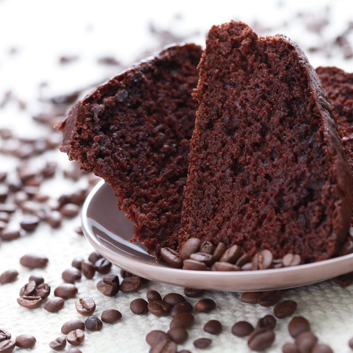 Bolo de chocolate fofinho que aquece a alma
