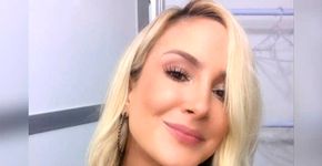 Claudia Leitte aposta no batom amarelo em prévia de novo clipe