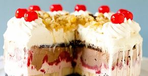 Sobremesa irresistível: bolo de sorvete de banana split