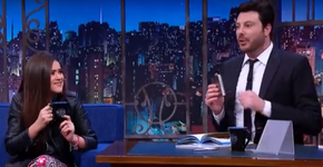 Maisa dá gole em vodca no programa de Danilo Gentili