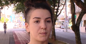 SC: Cantora de rap desmaia ao ser agredida com ‘mata-leão’ por PM