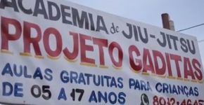 Ex-usuário de drogas ensina jiu-jítsu de graça a jovens