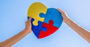 Abril Azul: 7 direitos de pessoas autistas pouco conhecidos