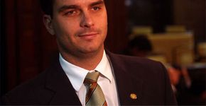 Flávio Bolsonaro afirma que não dará um centavo para Parada Gay