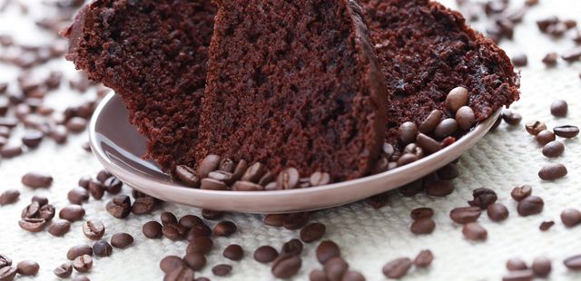 Bolo de chocolate fofinho que aquece a alma