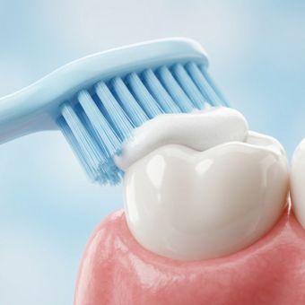 Featured mobile: Escovar os dentes logo após comer, como nos doramas, pode ser um erro? Dentista alerta sobre o risco de erosão acida na boca e revela o melhor momento para fazer a limpeza