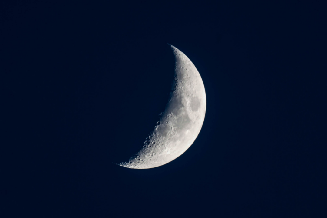 A Lua representa uma percepção mais subjetiva, que pode ajudar a reconhecer sentimentos antes mesmo de encontrarmos palavras para eles (Imagem: makasana photo | Shutterstock)