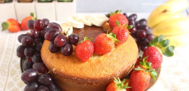 Prepare o bolo fondue de chocolate que vai virar tradição na sua casa