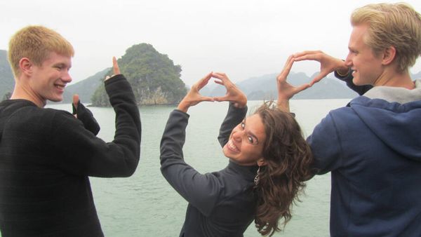 100 em Halong Bay, Vietnã