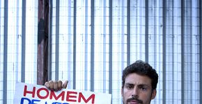 Cauã Reymond faz a nova campanha de combate à violência contra as mulheres