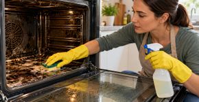 Nem vinagre nem bicarbonato de sódio: a melhor maneira de limpar o forno e o fogão em pouco tempo
