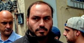 Carlos Bolsonaro surta contra aprovação de prisão para fake news