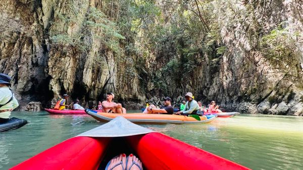 Passeio à Ilha do James Bond dura o dia todo e inclui caiaque com exploração de cavernas