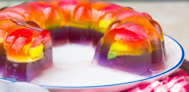 Esta gelatina colorida vai te refrescar neste calorão!