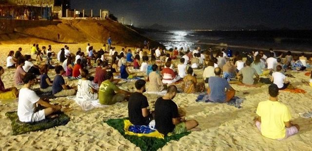 Meditação da Lua Cheia uma vez por mês e de graça no Rio