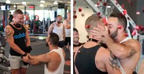 Homem pede namorado em casamento com flash mob ao som de Beyoncé