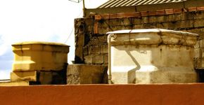 Casal brasileiro transforma caixa d’água em miniusina hidrelétrica
