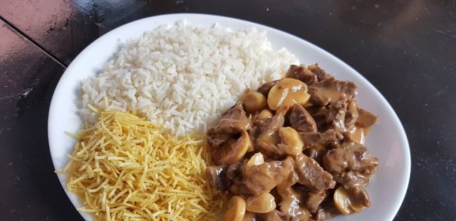 Como fazer strogonoff de carne cremoso sem complicação