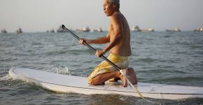 Na França, médicos usam aulas de surf para combater doenças crônicas