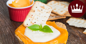 Com creme de queijo quente: copo quente de cookies salgado