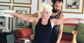 Ana Maria Braga faz ioga aos 68 anos e dá show de elasticidade