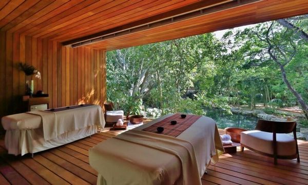 O resort é o único do mundo a construir um spa integrado a um cenote natural