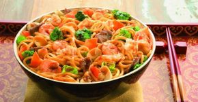 Yakisoba à vontade por R$30 no Clube Nipo