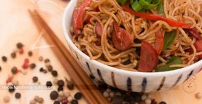 Receita de Macarrão Bifum com Linguiça