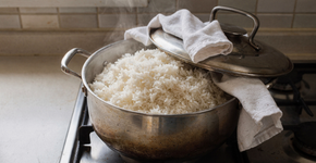 Como fazer arroz solto: truques simples para nunca mais ficar pegajoso