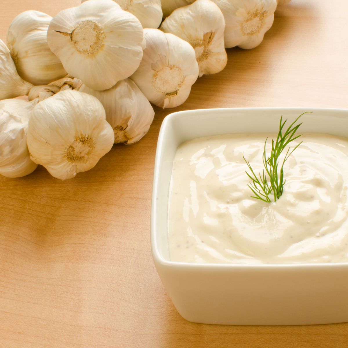 Esse patê de alho cremoso vai te conquistar pelo sabor