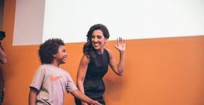 Escritora relata experiência como mãe adotiva: “O filho que eu escolhi mudou a minha vida”
