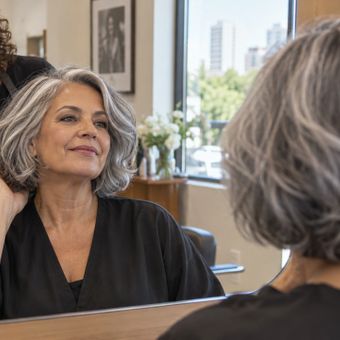 Featured mobile: Adeus aos fios sem graça: cortes modernos valorizam cabelos grisalhos e rejuvenescem o visual em até 10 anos