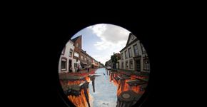 Artista alemão Edgar Müller faz pintura 3D na Cidade Universitária