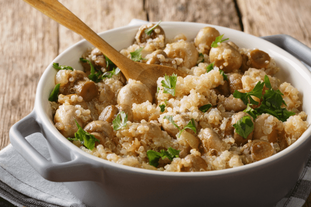Quinoa com cogumelo (Imagem: Sergii Koval | Shutterstock)