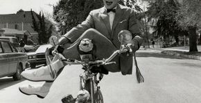Famosos adotam bicicleta como meio de transporte