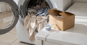 Truque simples para evitar que as roupas fiquem com mau cheiro após a lavagem