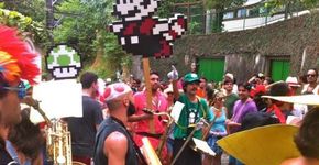 Super Mario Bloco desfila em Santa Teresa na quarta de cinzas