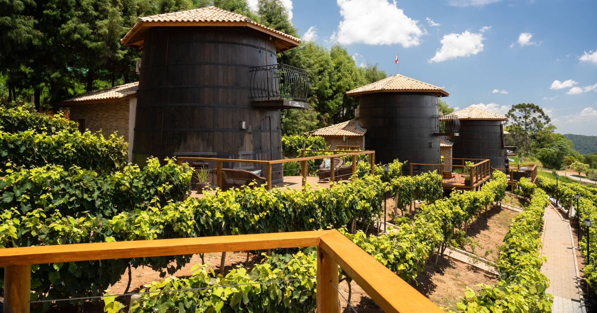 Complexo em São Roque (SP) oferece hospedagem em tonéis de vinho