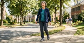 Os especialistas concordam: “A partir dos 55 anos, você deve caminhar todos os dias por pelo menos 20 minutos, dar preferência às escadas, fazer alongamentos leves e trabalhar o seu equilíbrio.”