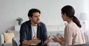 O conselho do grande filósofo Aristóteles sobre a raiva que vai salvar seus relacionamentos hoje