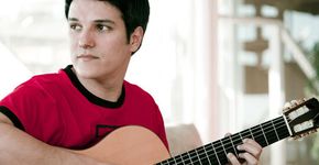 Chico Pinheiro faz pocket show na FNAC Pinheiros