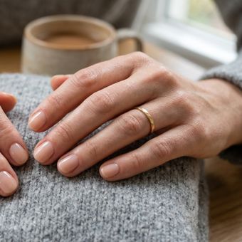Featured mobile: Adeus às unhas quadradas muito longas: o formato curto que voltou justamente por acompanhar melhor o crescimento natural