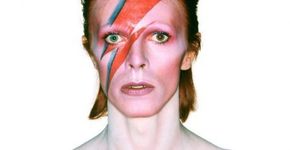 Relembre o envolvimento do astro David Bowie com os videogames