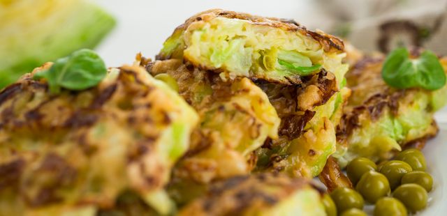 Abobrinha empanada na airfryer: um snack irresistível
