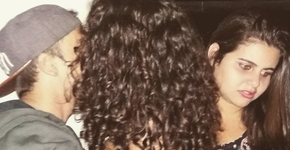 Brasileira posta fotos de todas as vezes em que ‘ficou de vela’