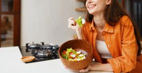 Alimentação pode influenciar o humor? Entenda o que a ciência já sabe